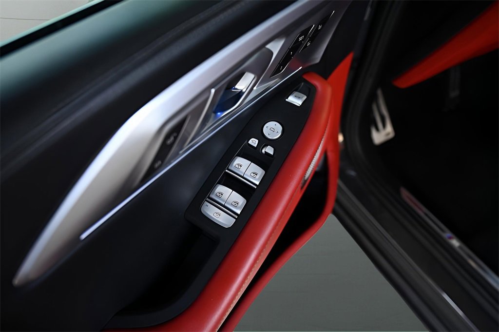 Used 2023 BMW XM image 13