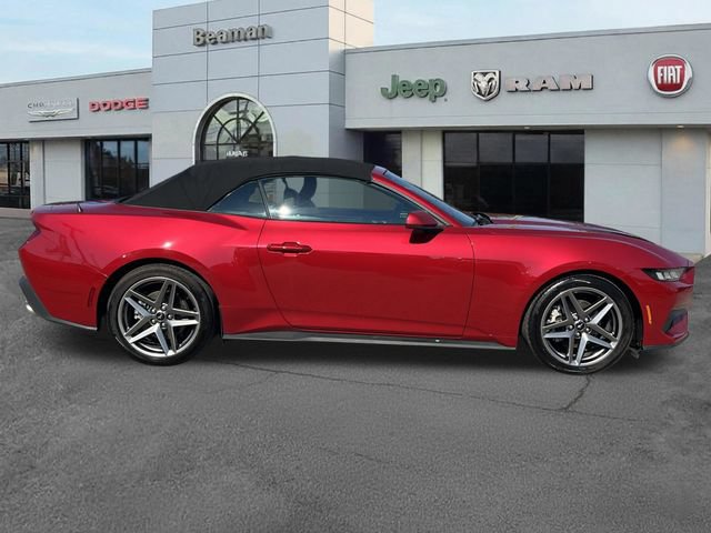 Used 2024 Ford Mustang Convertible RWD image 8