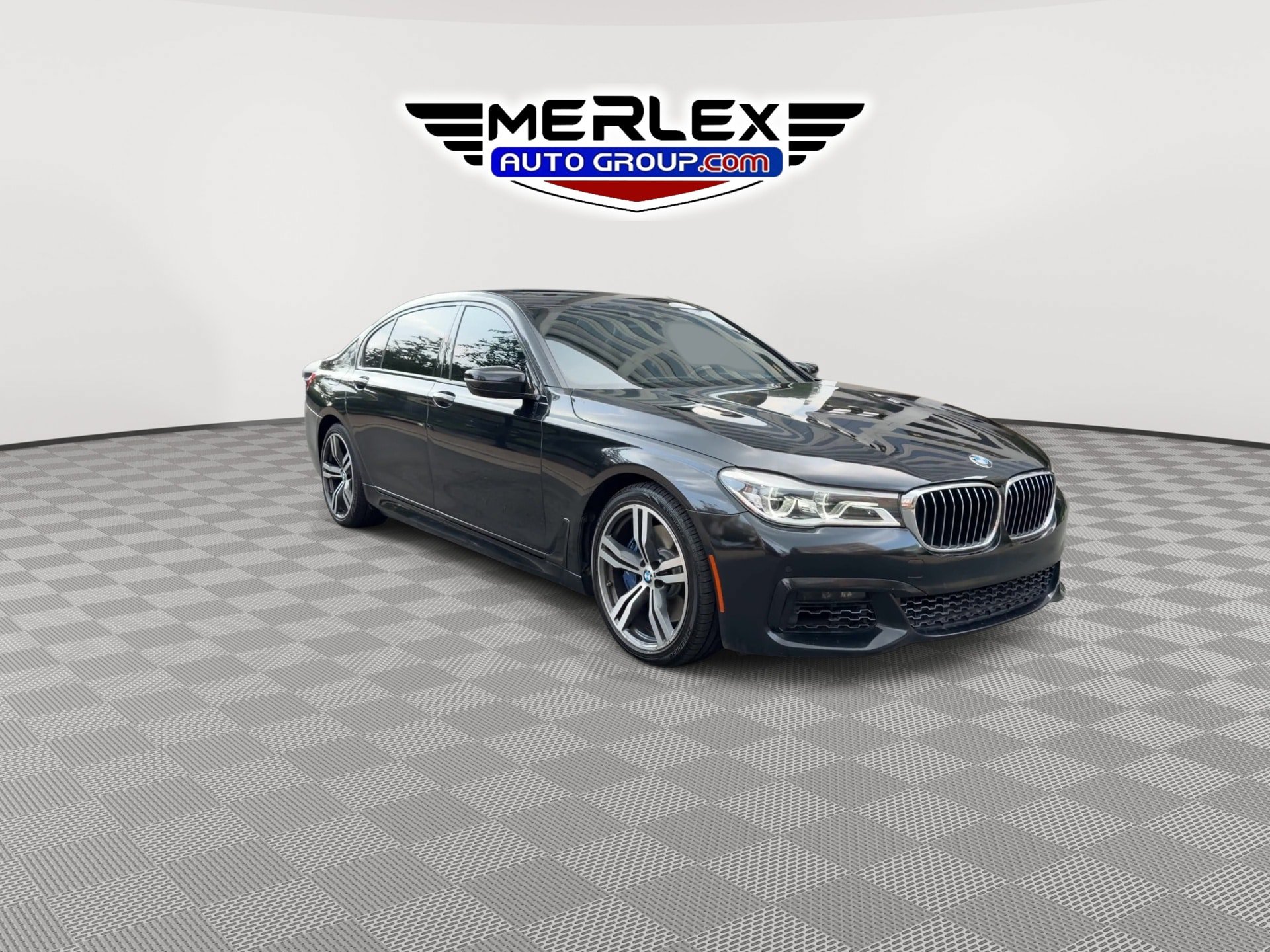 Used 2018 BMW 750i w/ Executive Package RWD image 2
