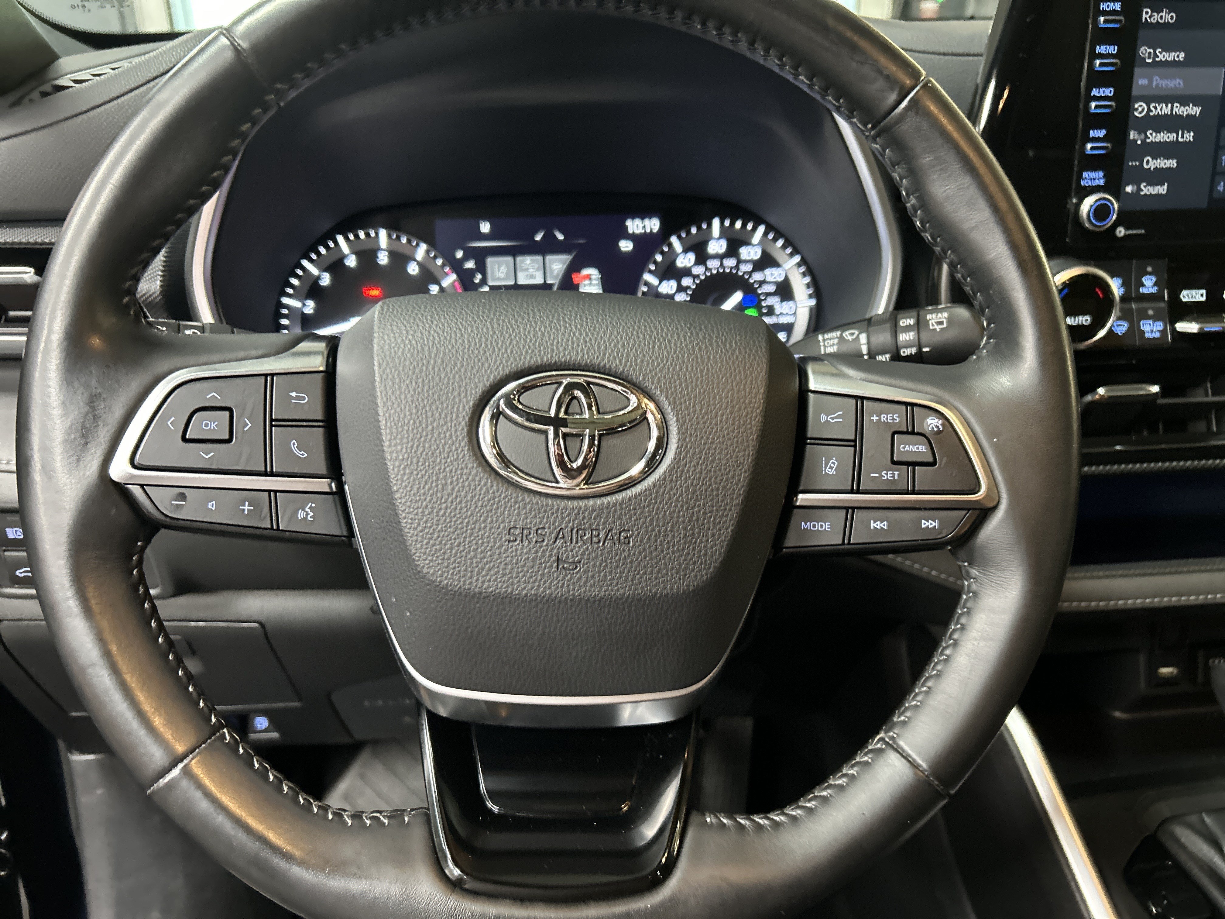 Used 2021 Toyota Highlander XSE FWD image 20