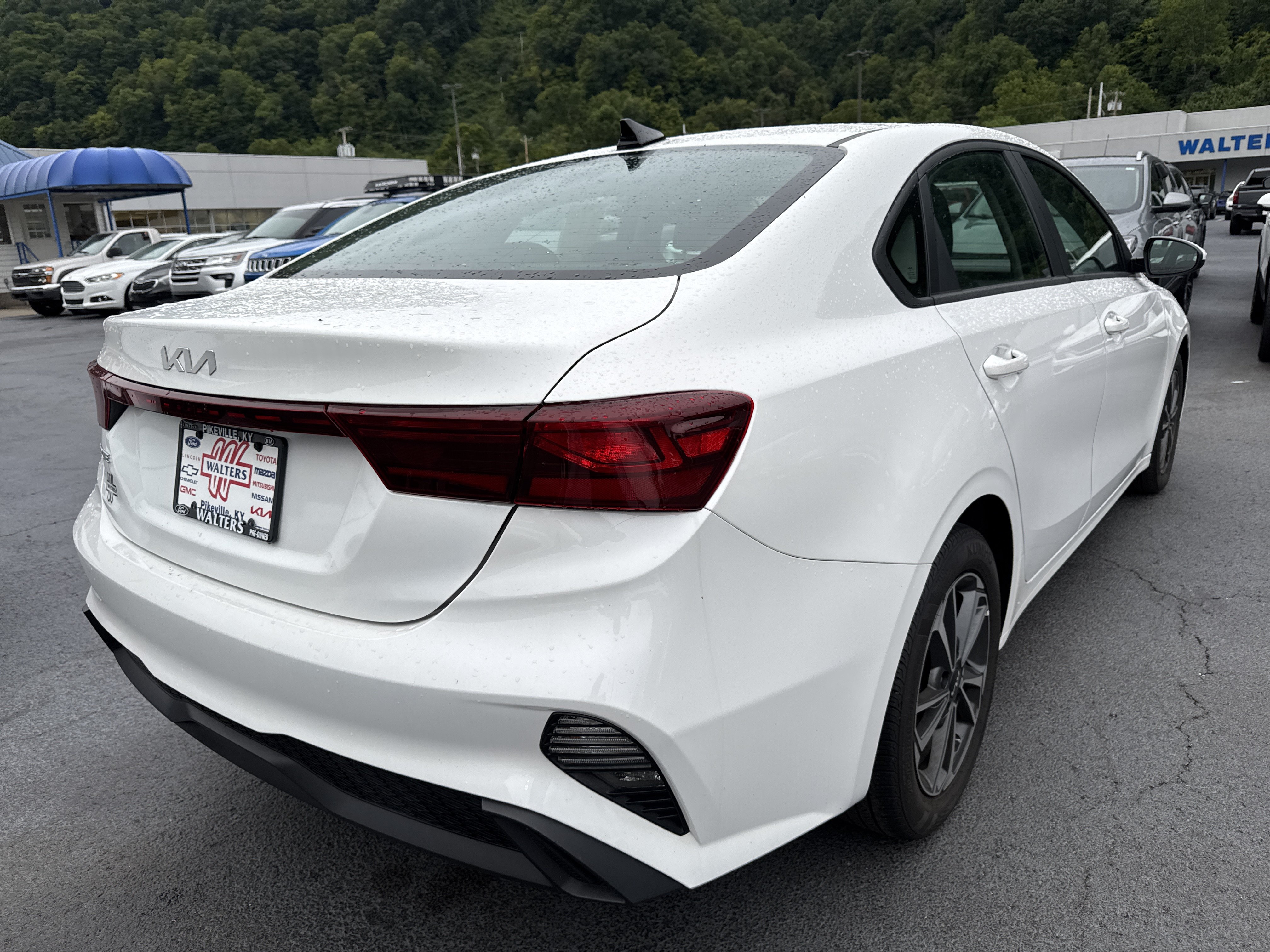 Used 2024 Kia Forte LXS FWD image 7