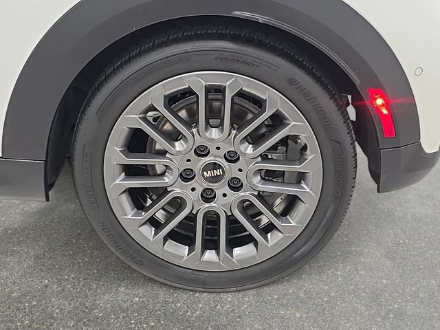 Used 2025 MINI Cooper 2-Door Hardtop FWD image 28