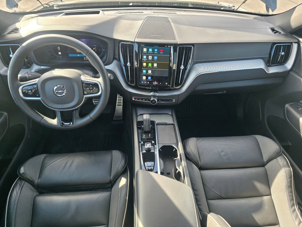 Used 2022 Volvo XC60 T8 R-Design w/ Advanced Package image 16