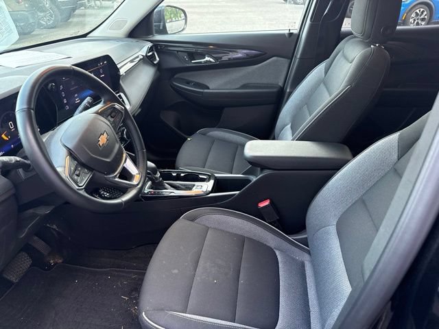 Used 2025 Chevrolet TrailBlazer LT w/ Convenience Package FWD image 8