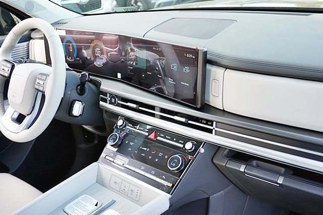 New 2026 Hyundai Santa Fe SEL FWD image 13