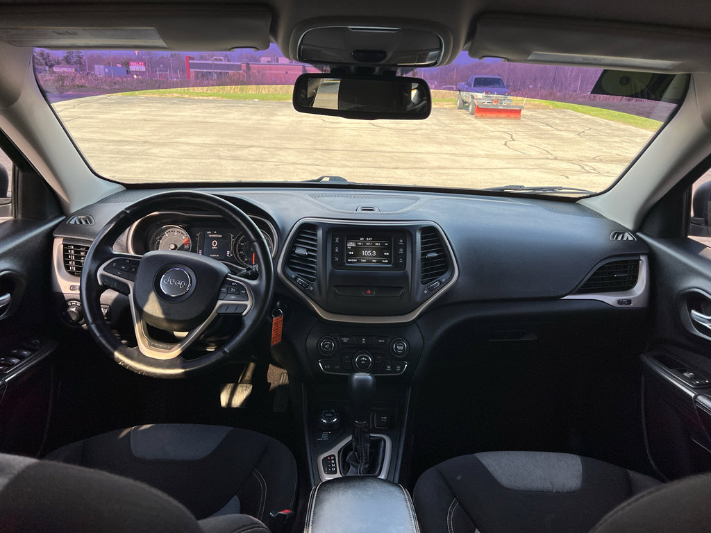 Used 2016 Jeep Cherokee Sport w/ Cold Weather Group image 21