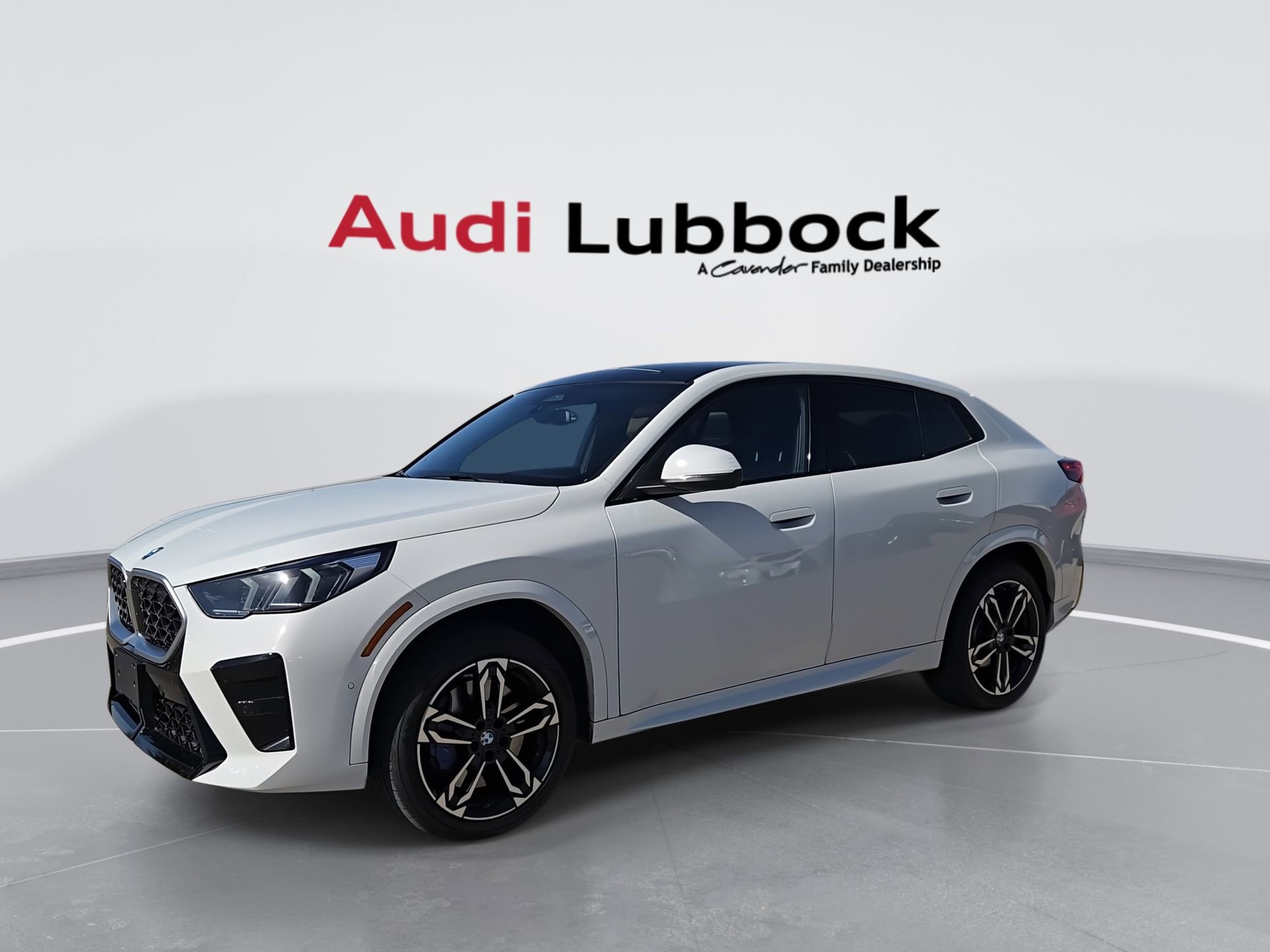 Used 2026 BMW X2 xDrive28i AWD/4WD image 4