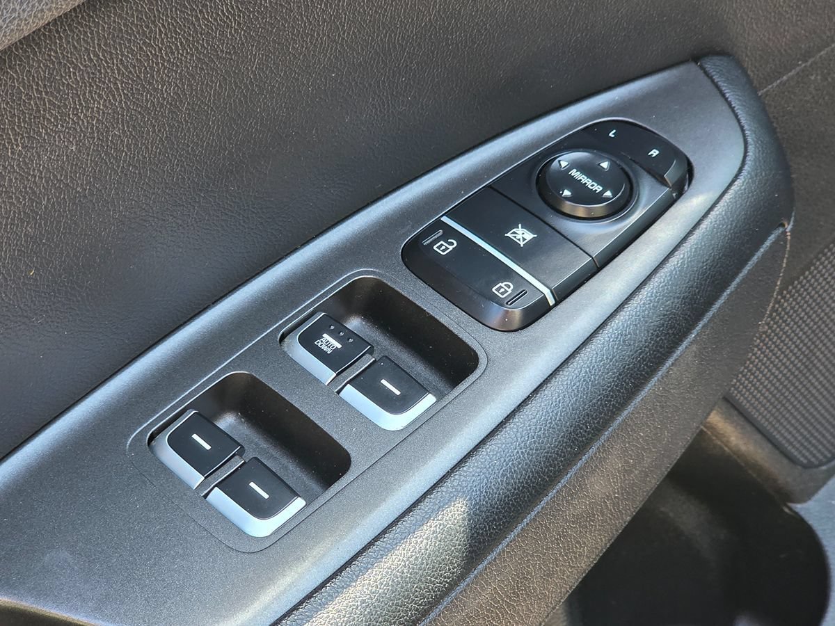 Used 2018 Kia Optima S FWD image 26