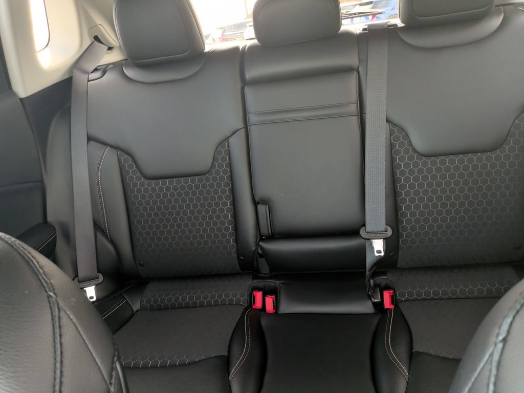Used 2019 Jeep Compass Latitude w/ Popular Equipment Group AWD/4WD image 8