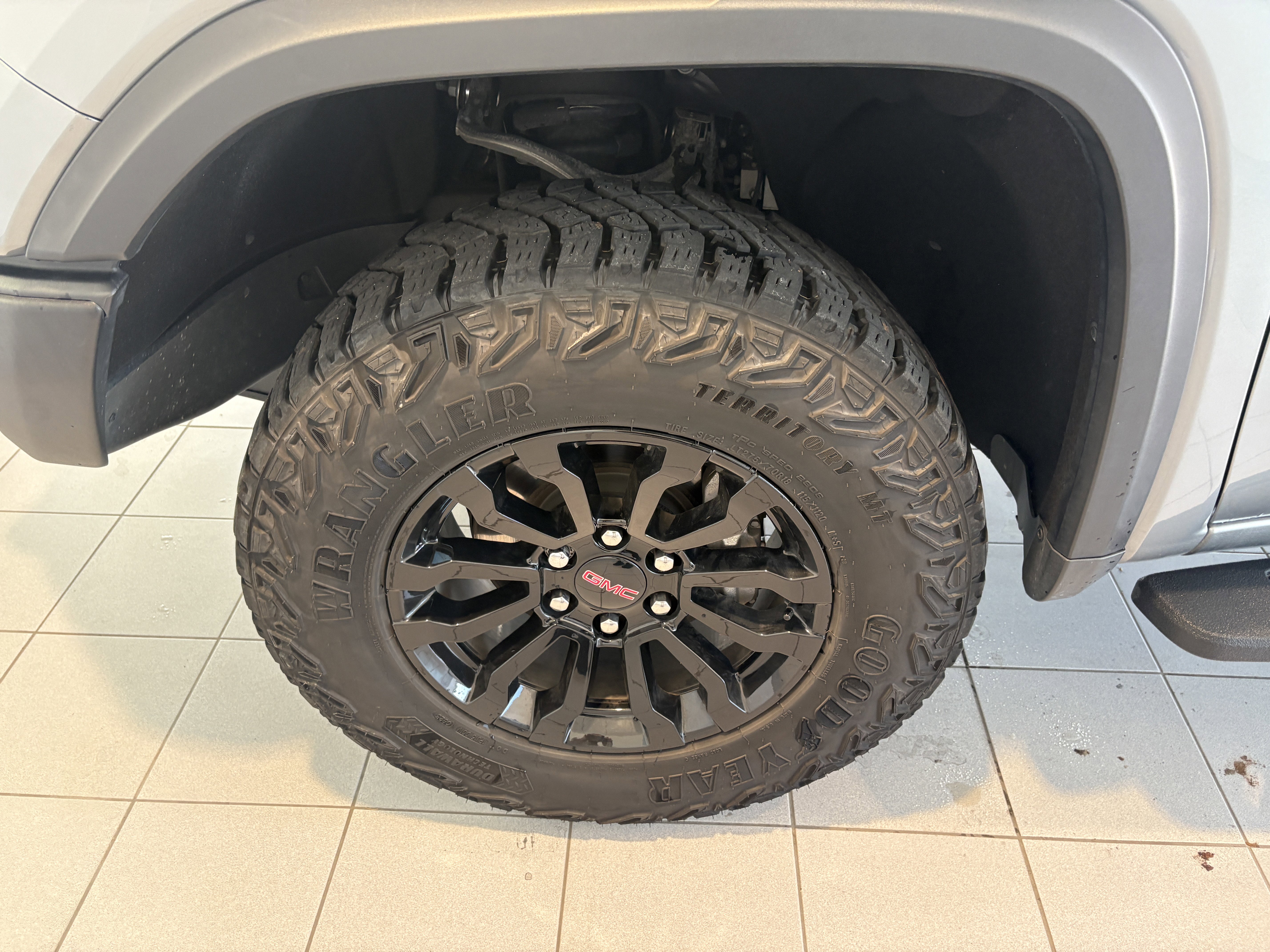 Used 2023 GMC Sierra 1500 AT4X AWD/4WD image 10
