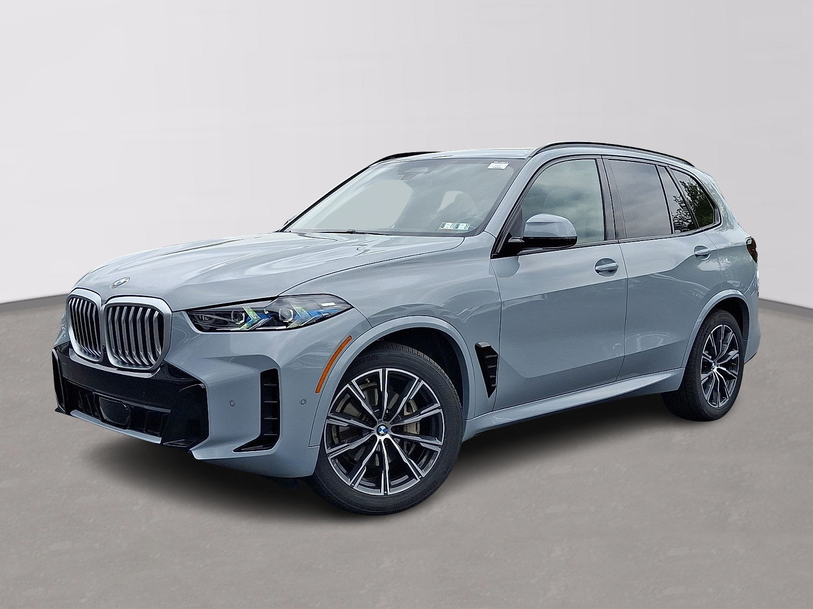 Used 2024 BMW X5 xDrive40i w/ M Sport Package AWD/4WD image 1