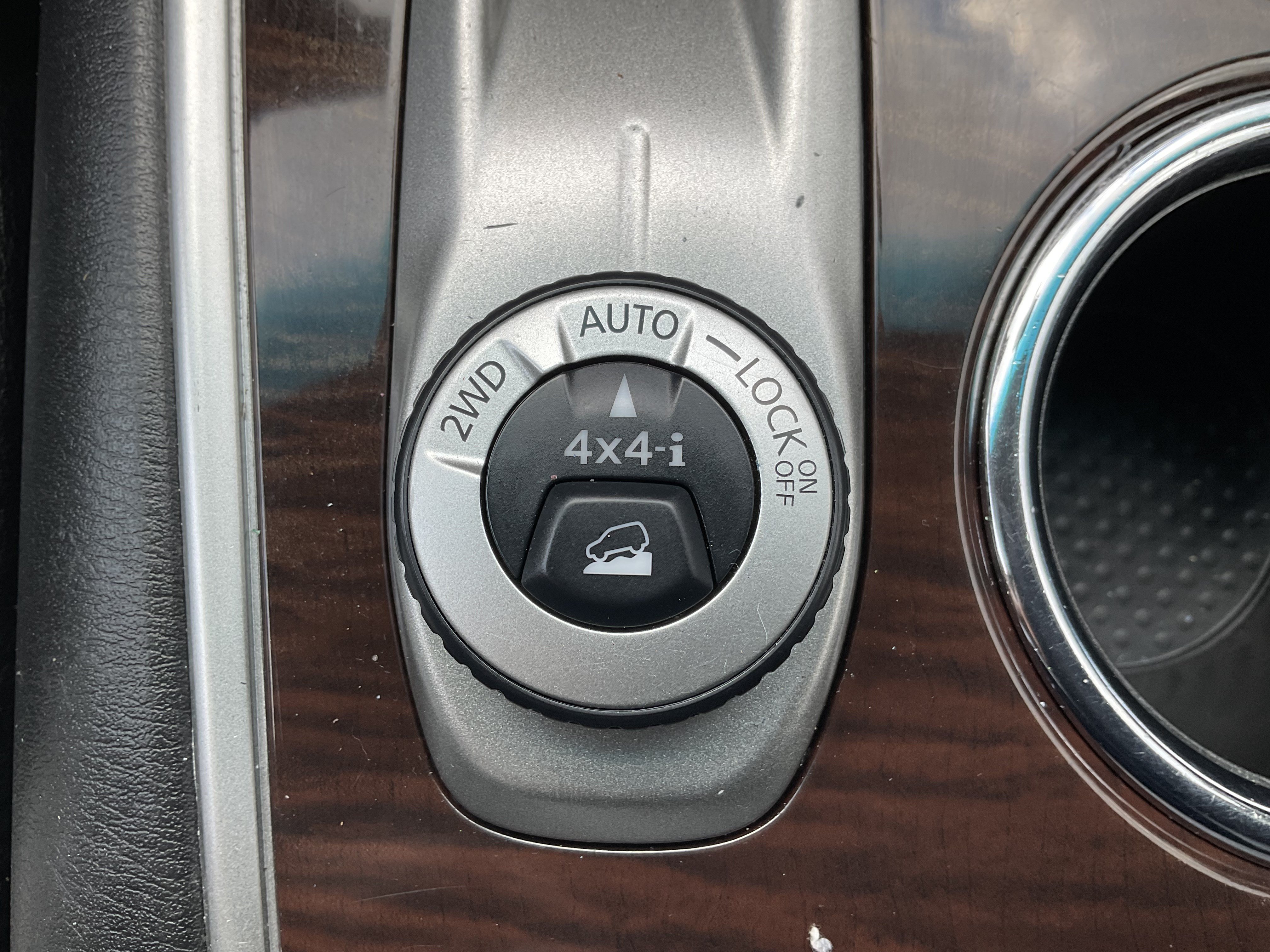 Used 2015 Nissan Pathfinder Platinum FWD image 21