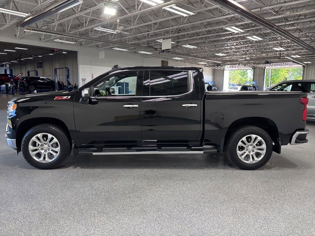 Used 2023 Chevrolet Silverado 1500 LTZ w/ LTZ Premium Package AWD/4WD image 4