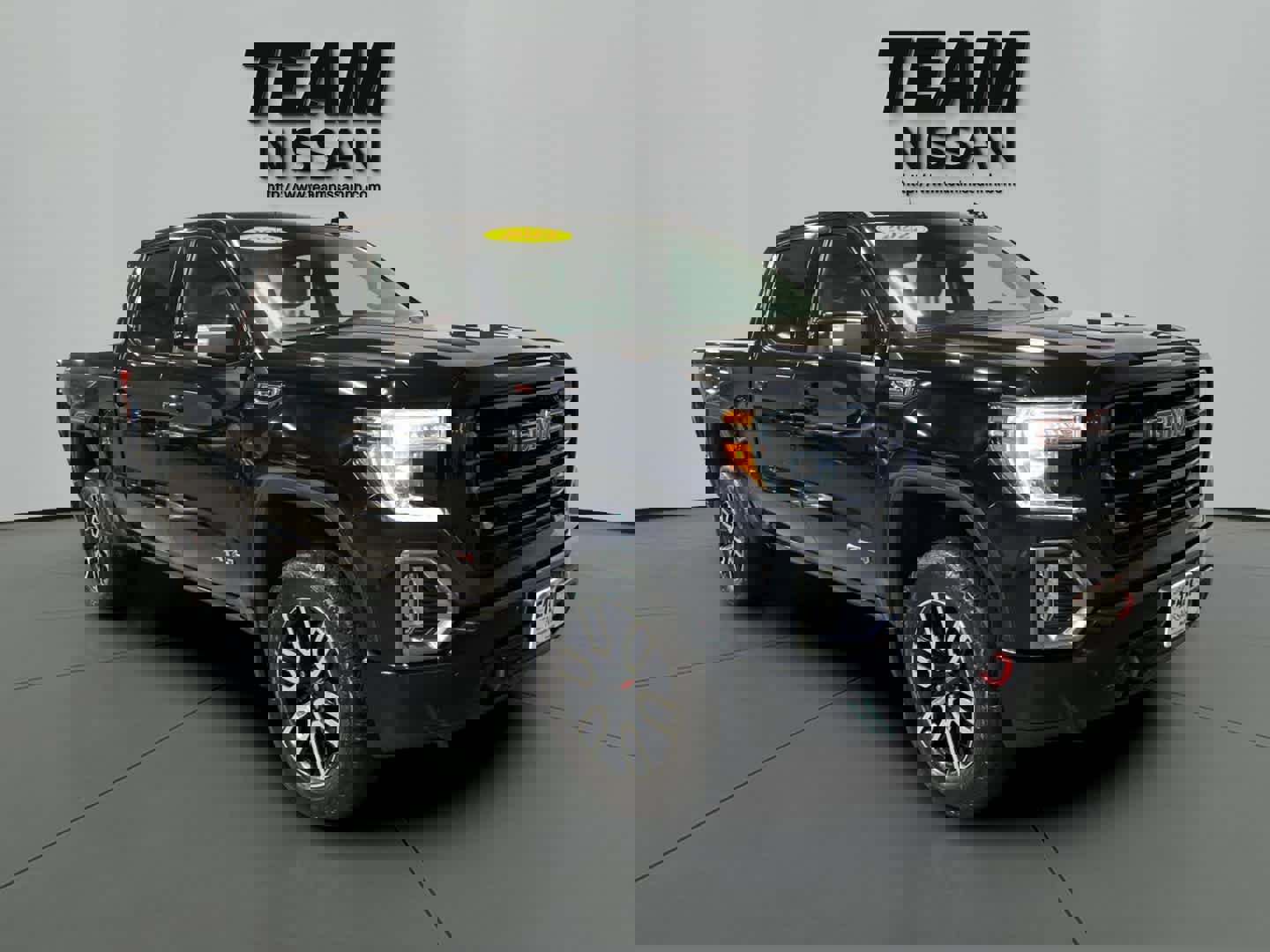 Used 2022 GMC Sierra 1500 AT4 w/ AT4 Preferred Package image 1