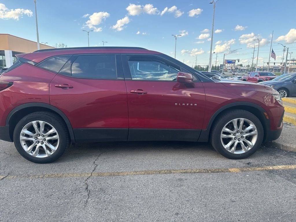 Used 2019 Chevrolet Blazer LT w/ Sun and Wheels Package FWD image 2