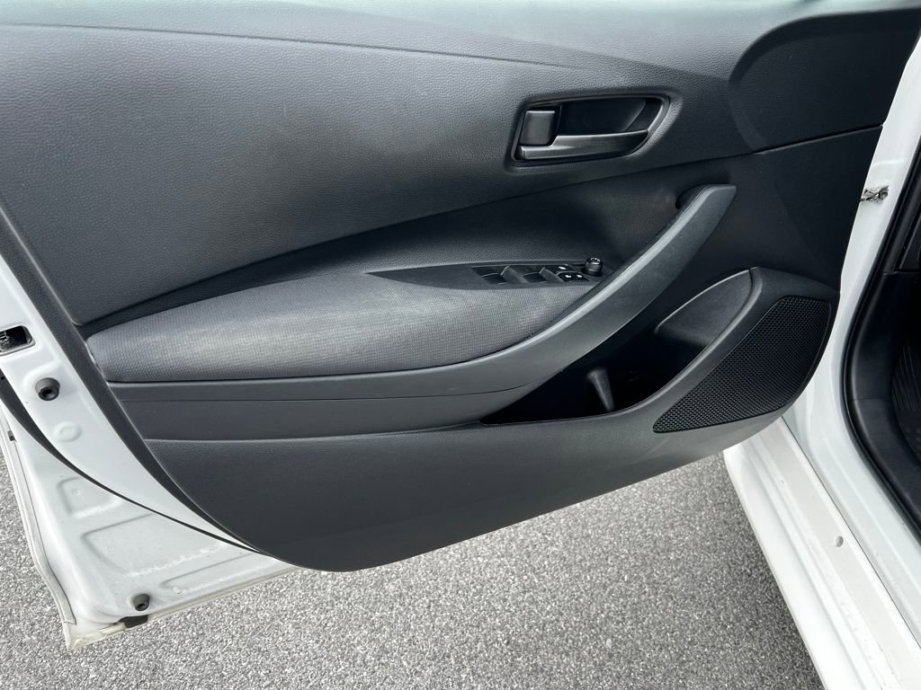 Used 2022 Toyota Corolla LE image 12
