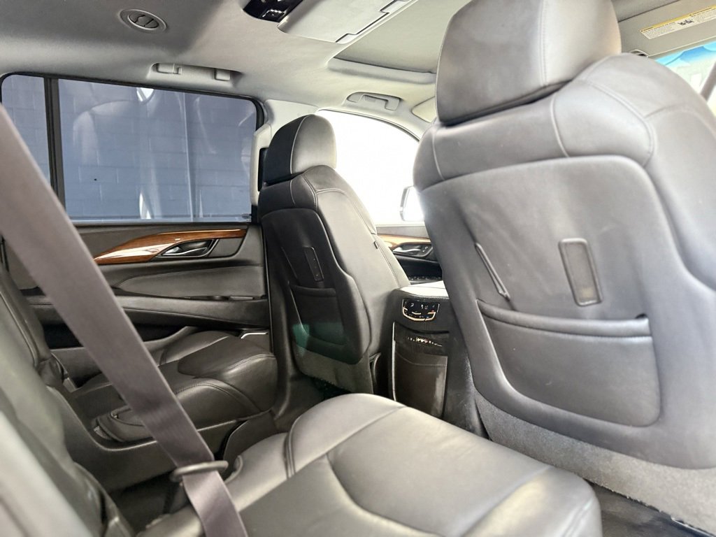 Used 2016 Cadillac Escalade ESV Premium image 45