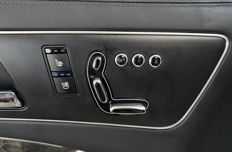 Used 2015 Kia K900 Luxury RWD image 42