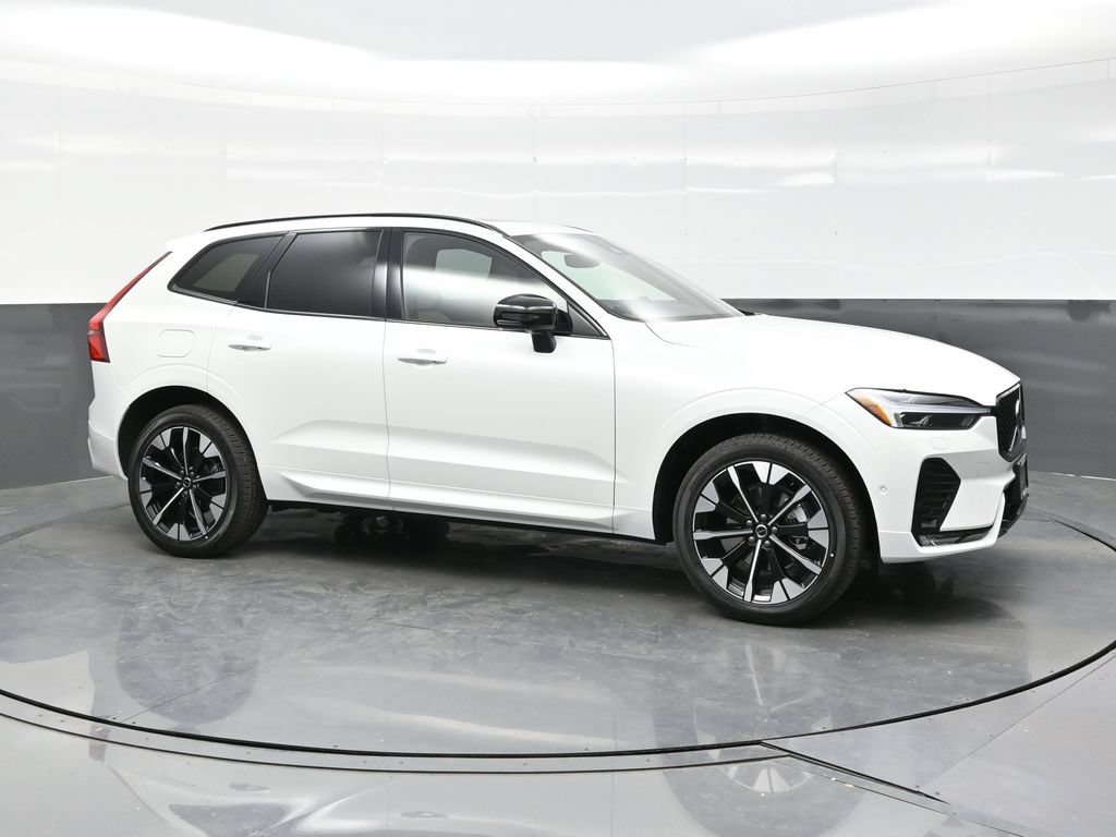 New 2026 Volvo XC60 B5 Plus w/ Climate Package PRO AWD/4WD image 8