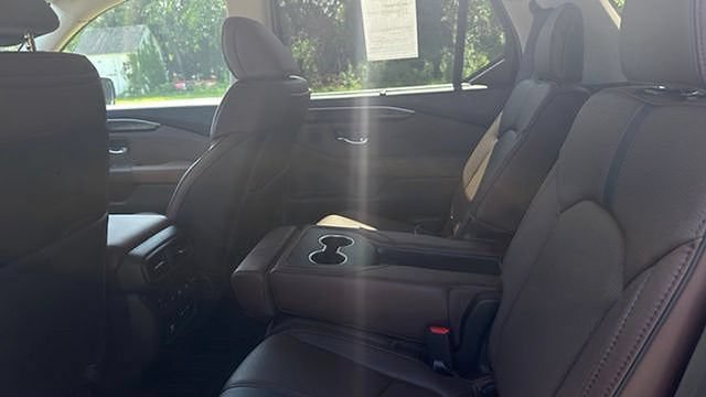 Used 2025 Honda Pilot Elite image 18