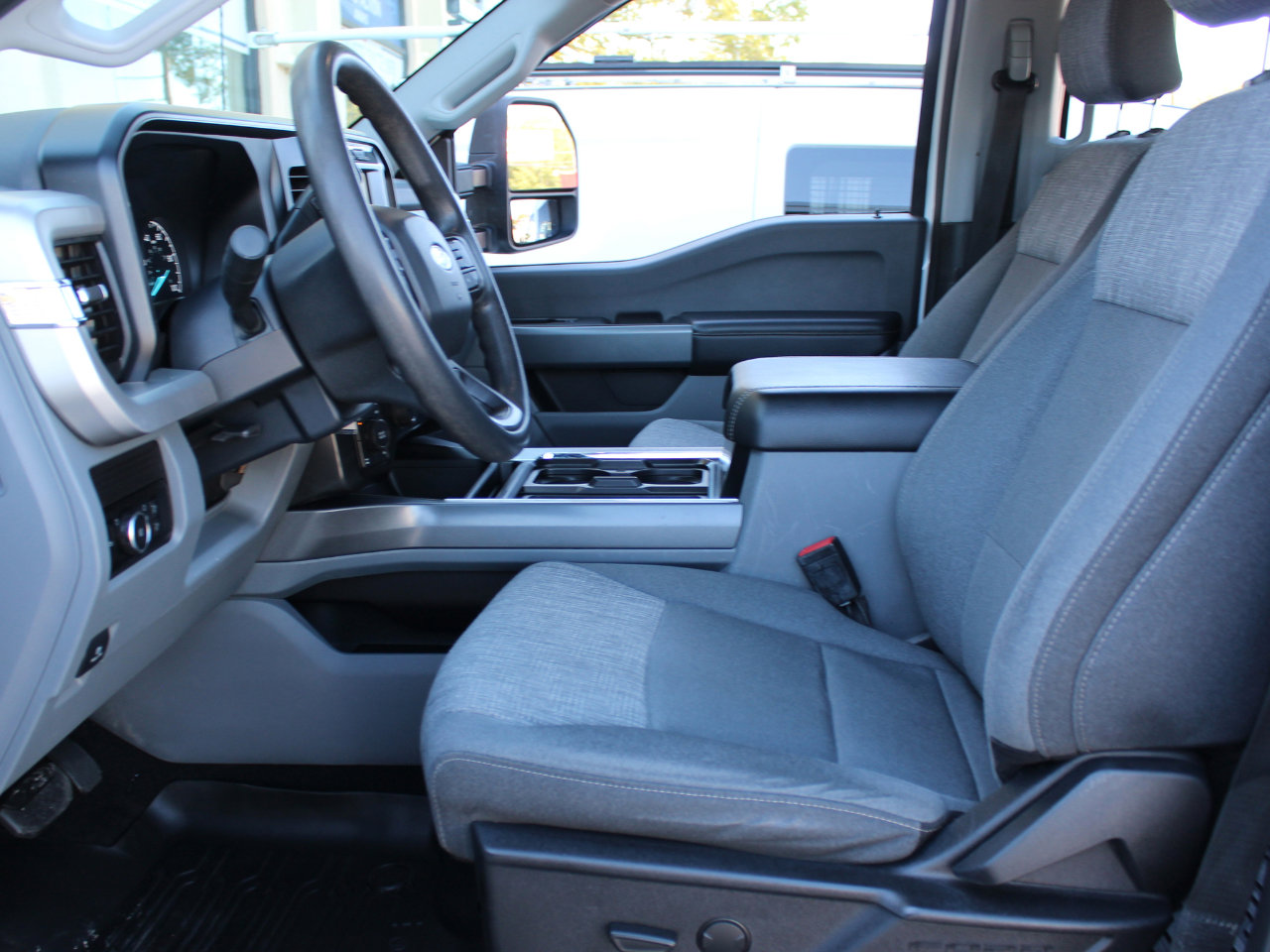 Used 2024 Ford F250 XLT w/ FX4 Off-Road Package image 18