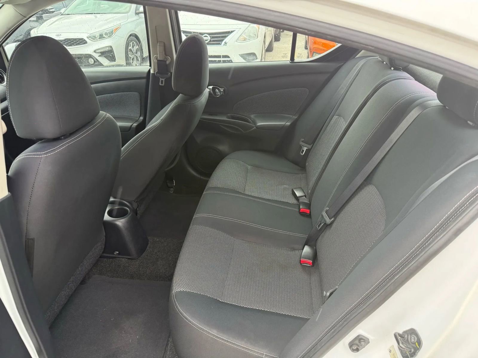 Used 2014 Nissan Versa SV w/ Convenience Package FWD image 10
