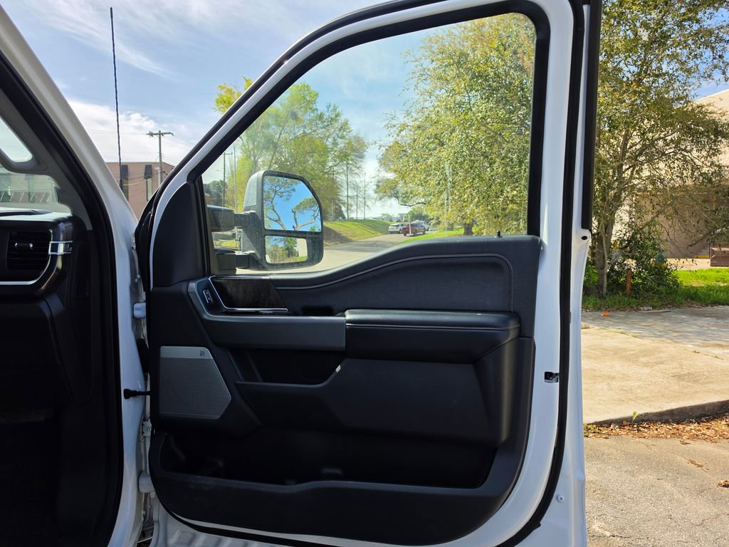 Used 2025 Ford F250 Lariat w/ Chrome Package image 45