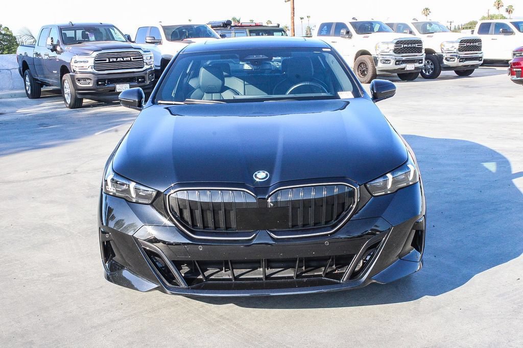 Used 2024 BMW i5 eDrive40i w/ M Sport Package RWD image 3