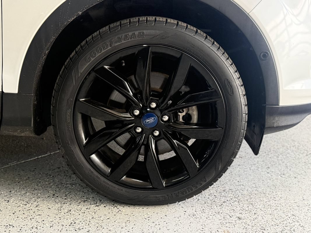 Used 2019 Ford Escape Titanium AWD/4WD image 26