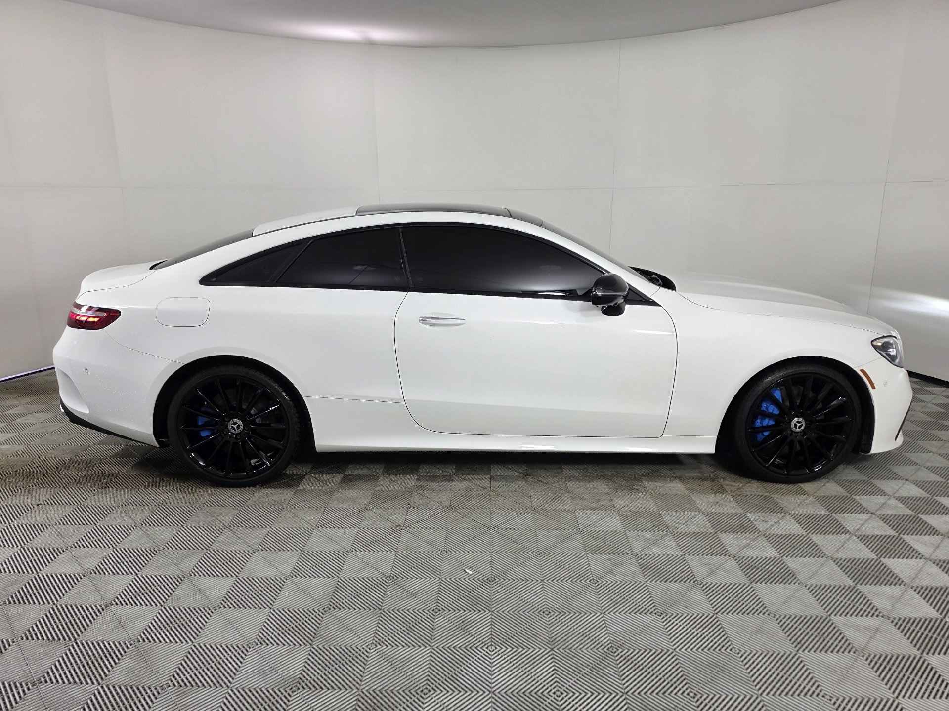 Used 2022 Mercedes-Benz E 450 Coupe image 35