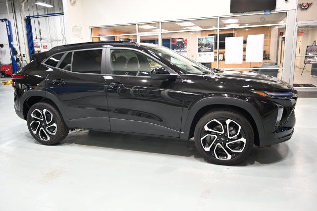New 2026 Chevrolet Trax RS w/ Driver Confidence Package FWD image 4