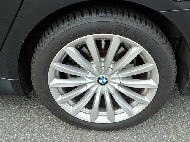 Used 2021 BMW 740i xDrive w/ Premium Package AWD/4WD image 9