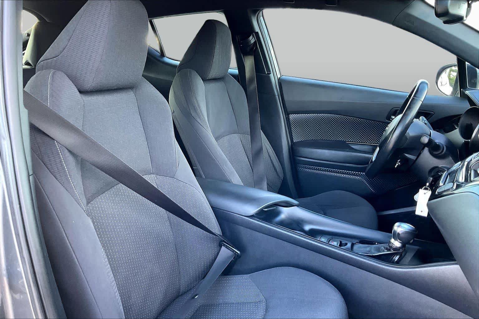 Used 2018 Toyota C-HR XLE FWD image 8