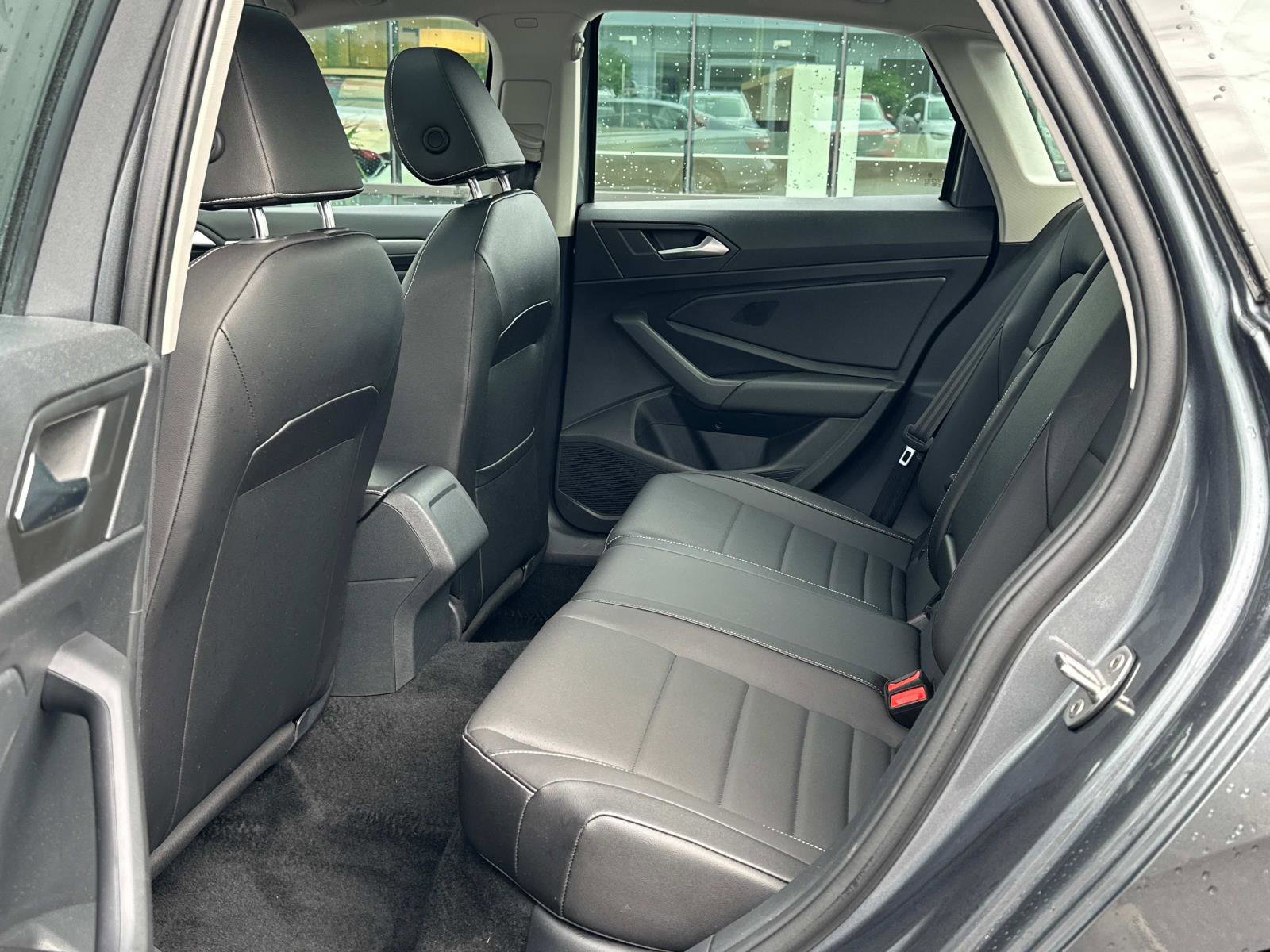 Used 2022 Volkswagen Jetta SE w/ Panoramic Sunroof Package image 18