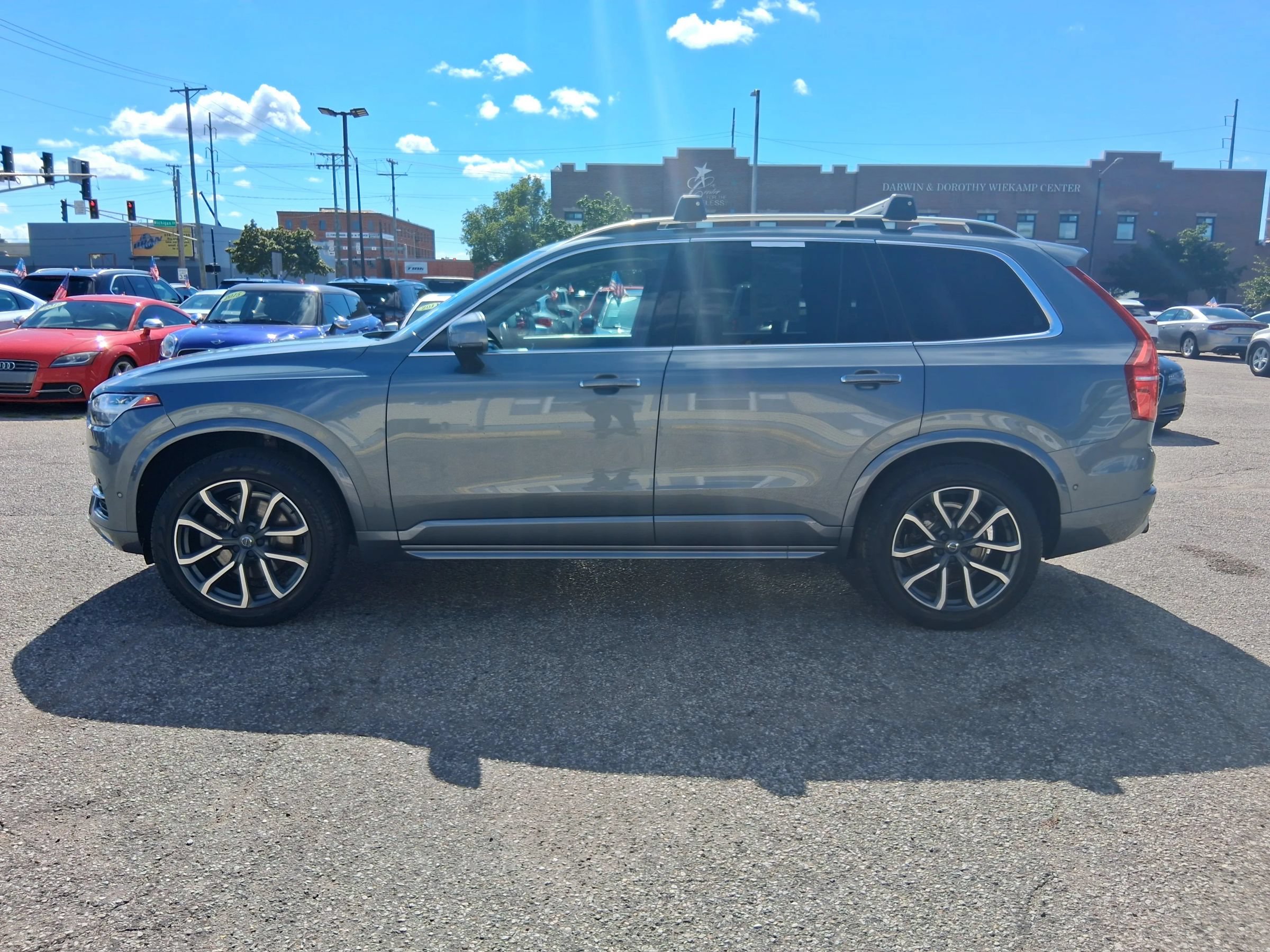 Used 2018 Volvo XC90 T5 Momentum w/ Convenience Package AWD/4WD image 11