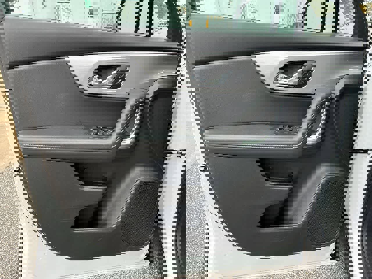 Used 2025 Chevrolet Blazer LT image 21