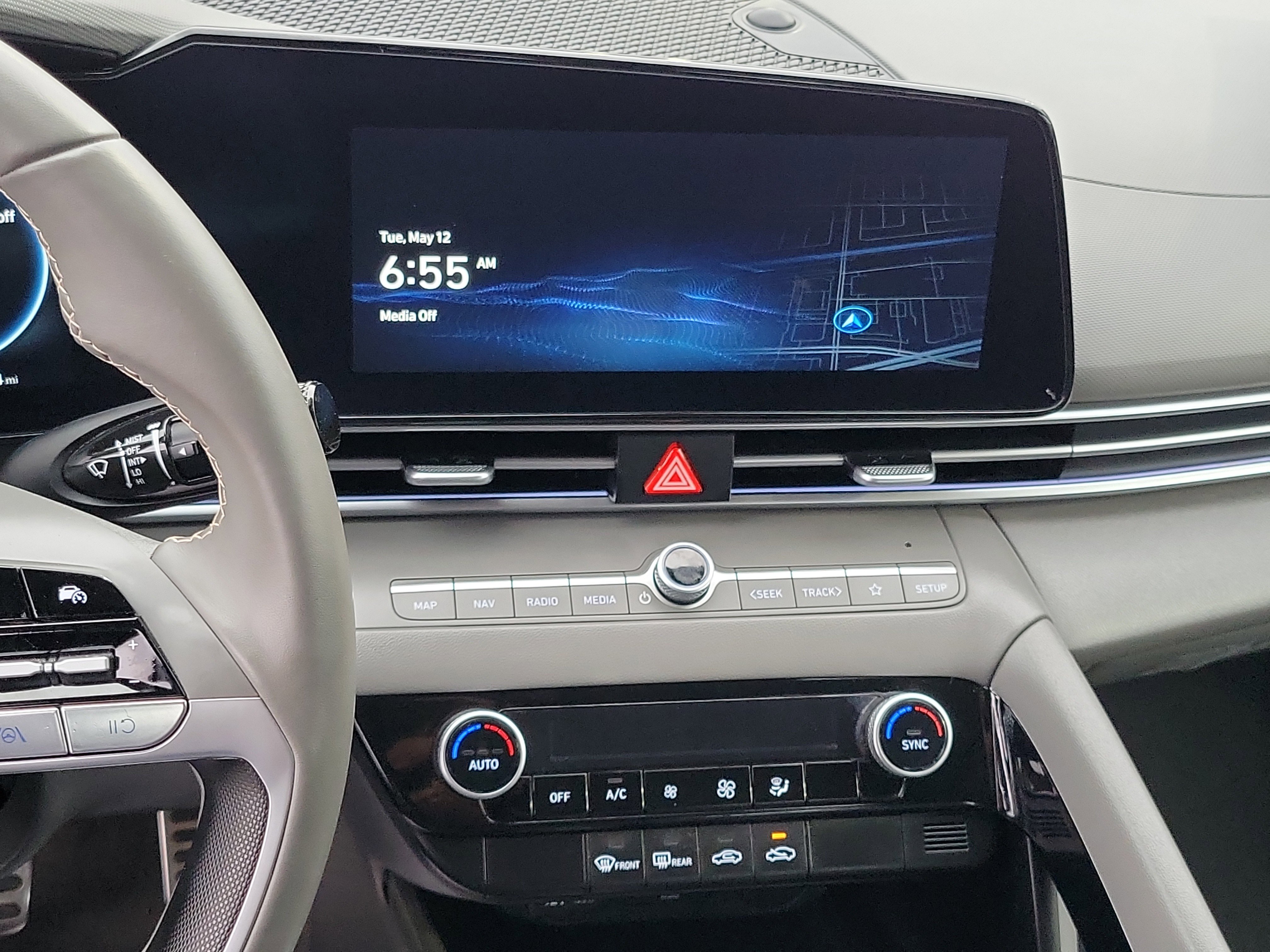 Certified 2025 Hyundai Elantra SEL FWD image 16