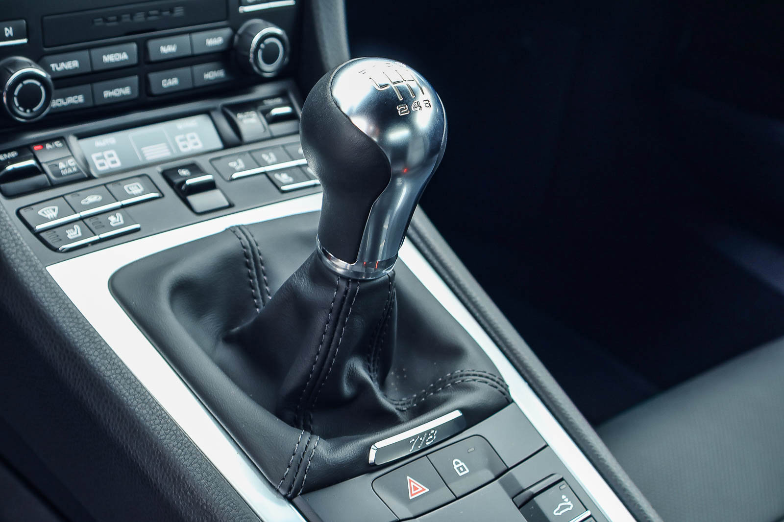 Used 2025 Porsche 718 Cayman RWD image 8
