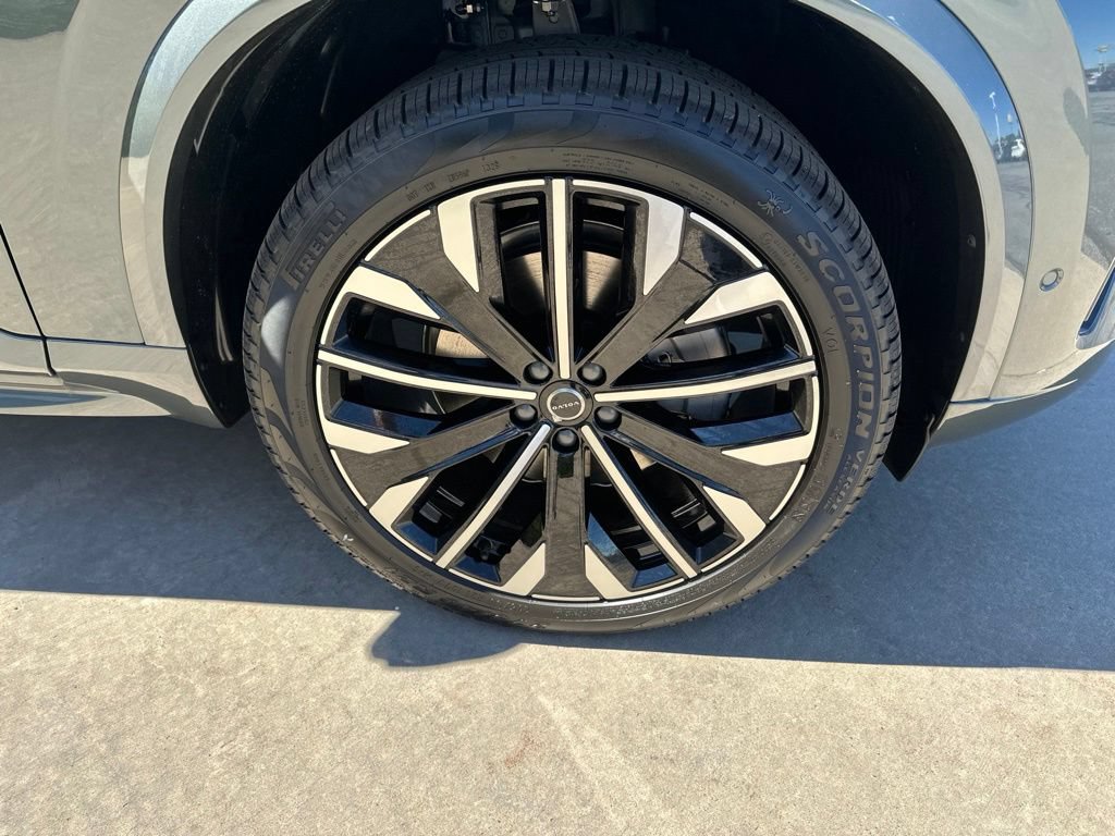 New 2027 Volvo XC90 B6 Ultra AWD/4WD image 13