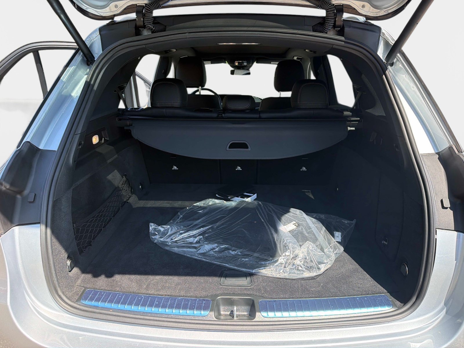 Certified 2025 Mercedes-Benz GLE 350 4MATIC w/ Winter Package image 11