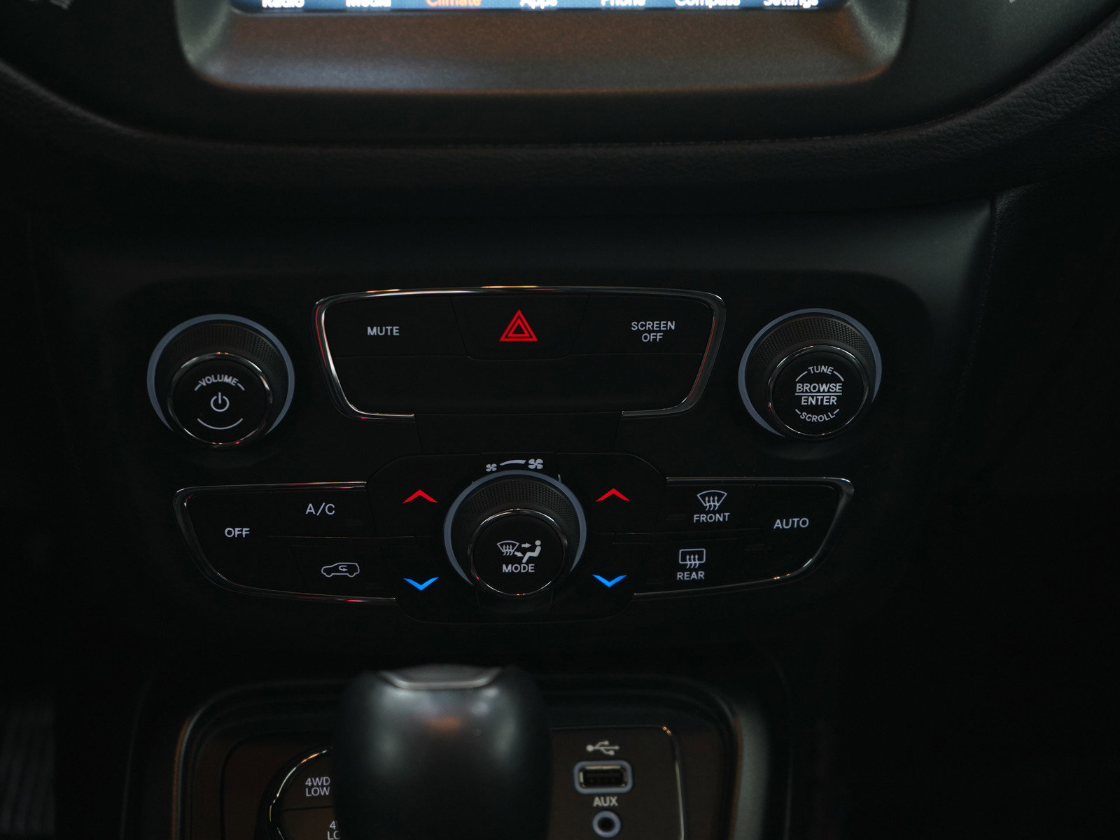 Used 2017 Jeep Compass Trailhawk w/ Popular Equipment Group AWD/4WD image 18