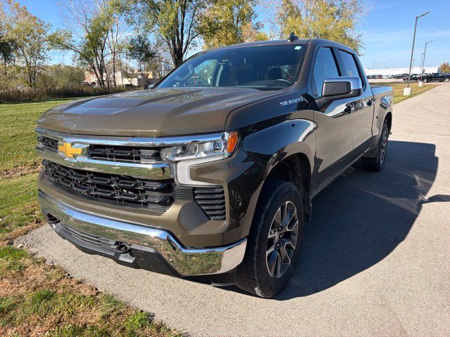 Used 2023 Chevrolet Silverado 1500 LT w/ Max Trailering Package AWD/4WD image 3