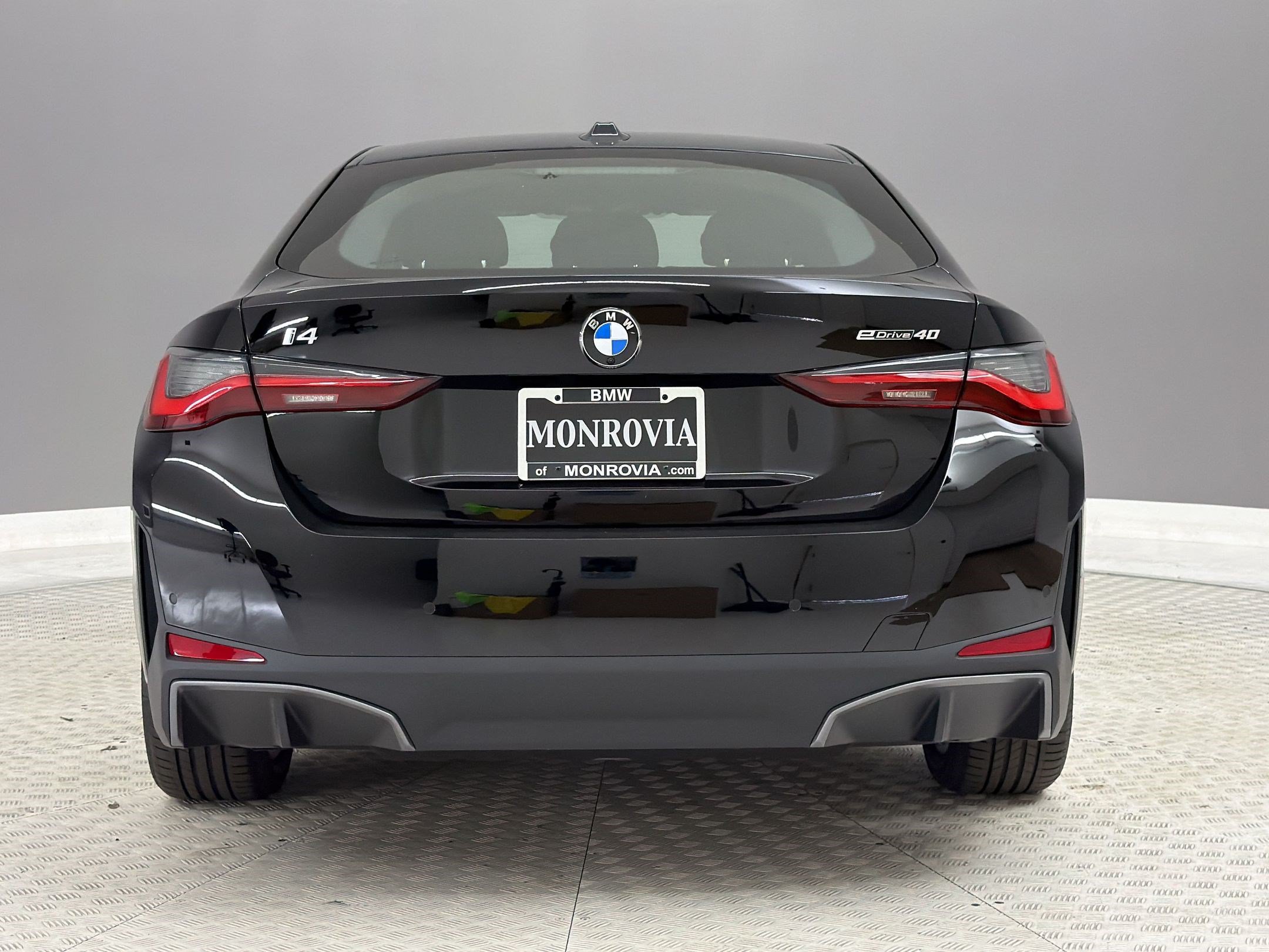 New 2026 BMW i4 eDrive40 w/ Parking Assistance Package RWD image 10