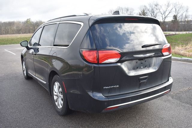 Used 2018 Chrysler Pacifica Touring-L Plus image 5