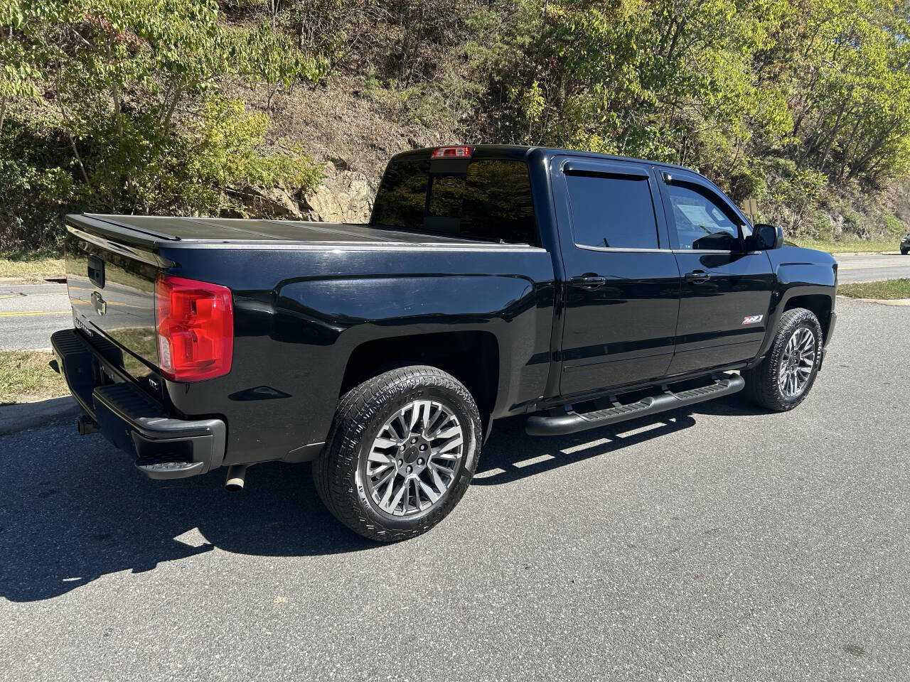 Used 2017 Chevrolet Silverado 1500 LTZ Z71 w/ LTZ Plus Package image 8