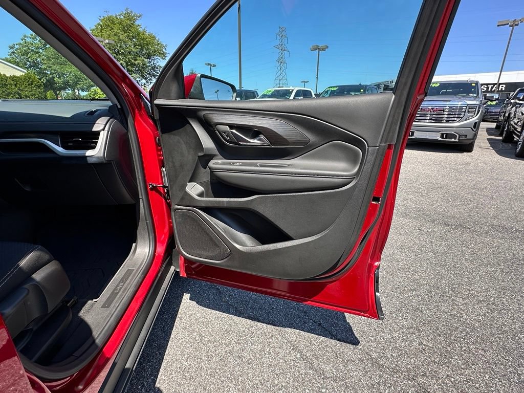 Used 2023 GMC Terrain SLE AWD/4WD image 15
