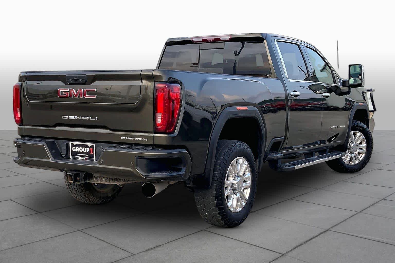 Used 2022 GMC Sierra 3500 Denali w/ Technology Package AWD/4WD image 13