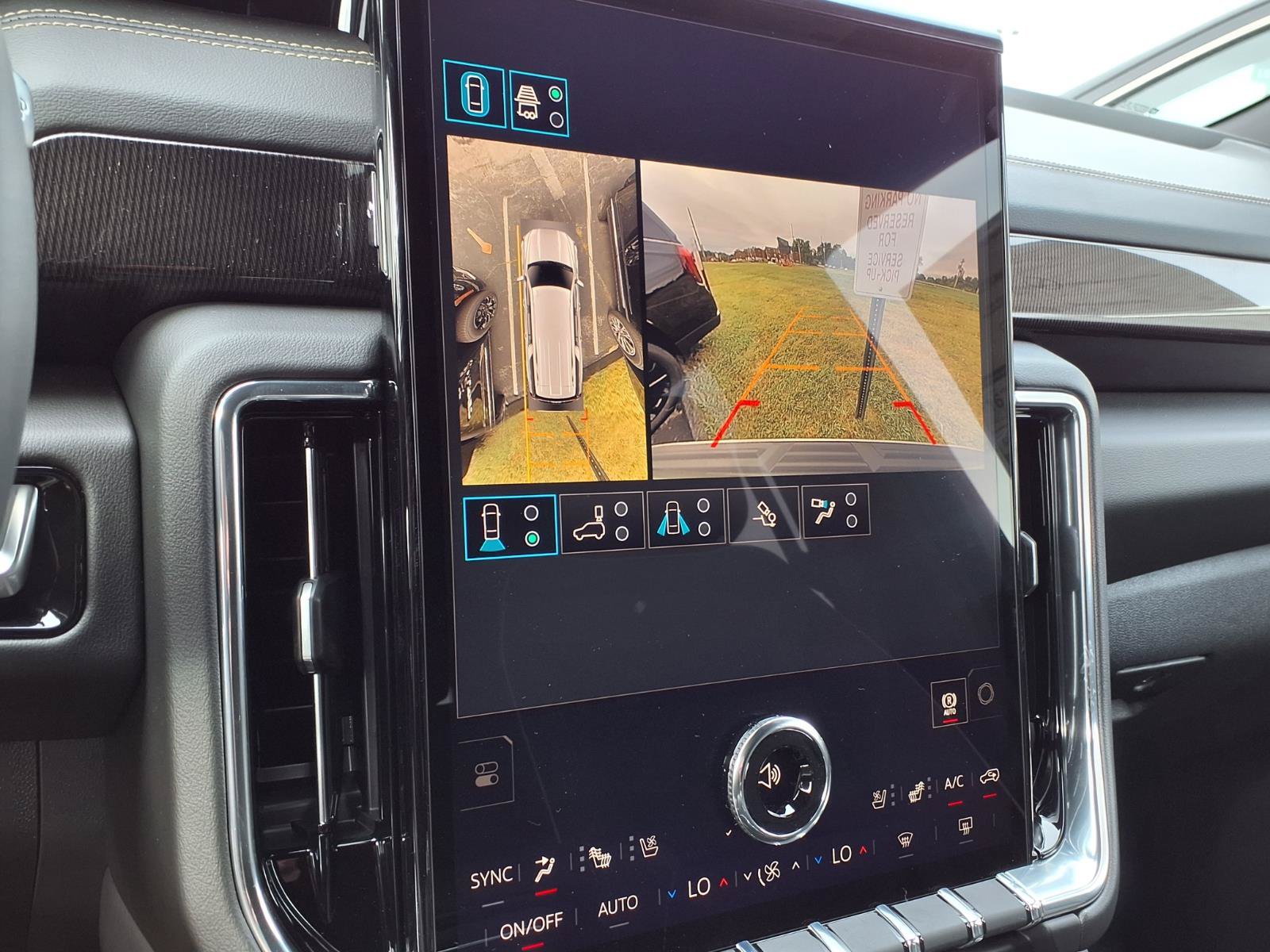 New 2027 GMC Yukon XL Elevation w/ Elevation Premium Package AWD/4WD image 4