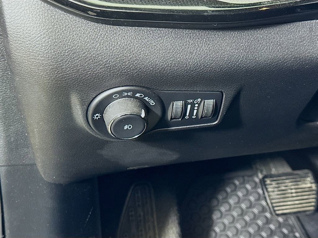 Used 2022 Jeep Compass Trailhawk image 21