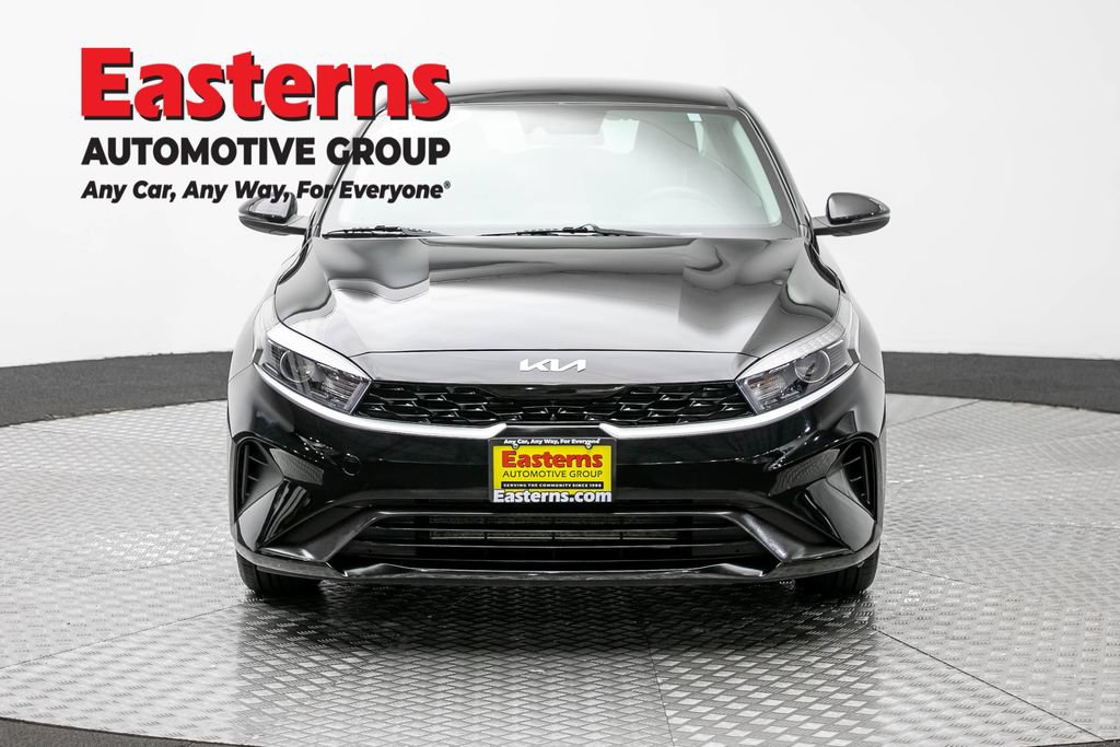 Used 2023 Kia Forte LXS w/ LXS Technology Package FWD image 2